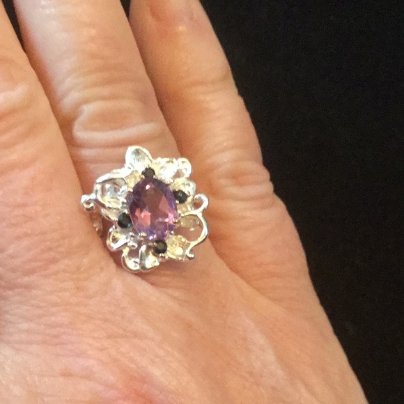 Genuine Amethyst & Sapphire Ring - Picture 4 of 9